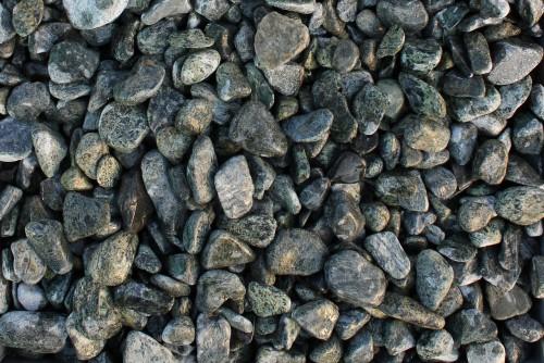 Щебень галтованый зеленый (змеевик) фр. 20-40 мм.